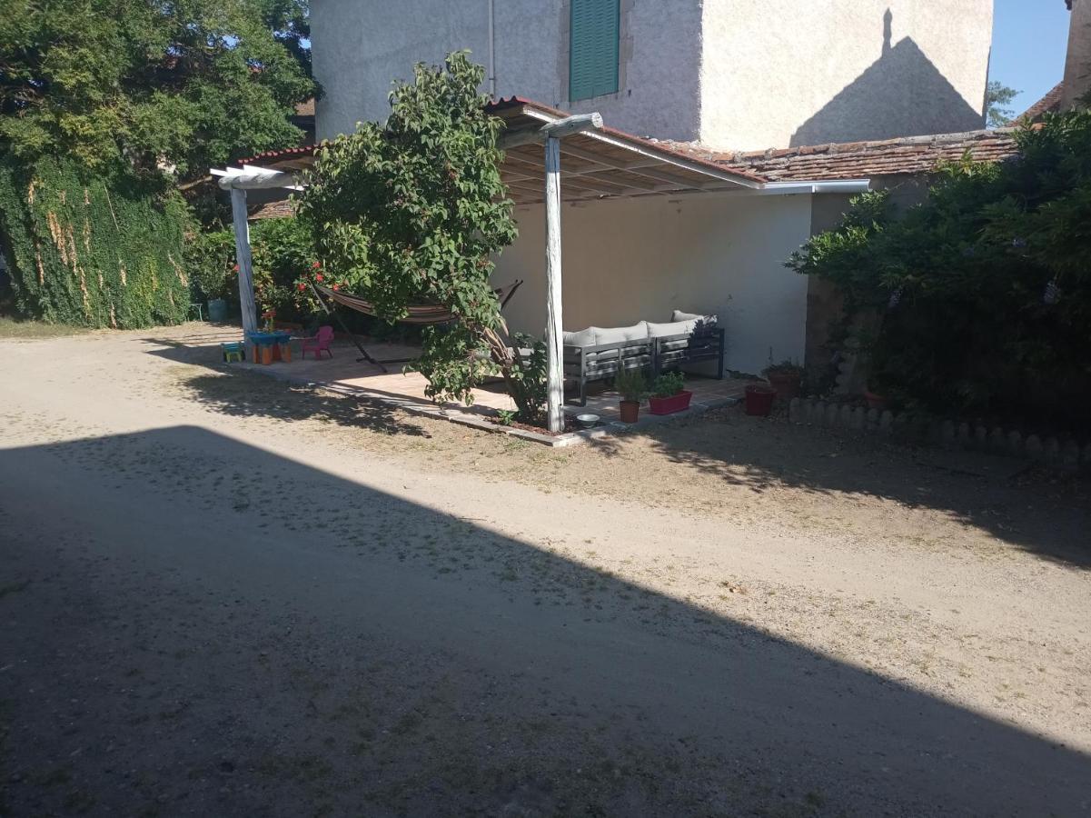 Ferienwohnung Au Tournebride Randan Exterior foto